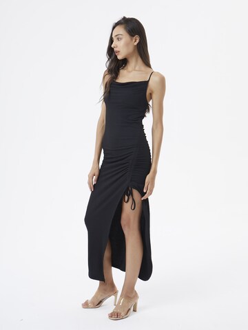 AIKI KEYLOOK - Vestido 'Lastnight' en negro