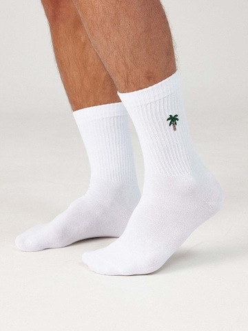SNOCKS Athletic Socks in White: front