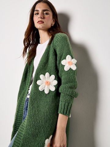 Apricot 3D Daisy Chunky Knit Cardigan ' ' in Grün