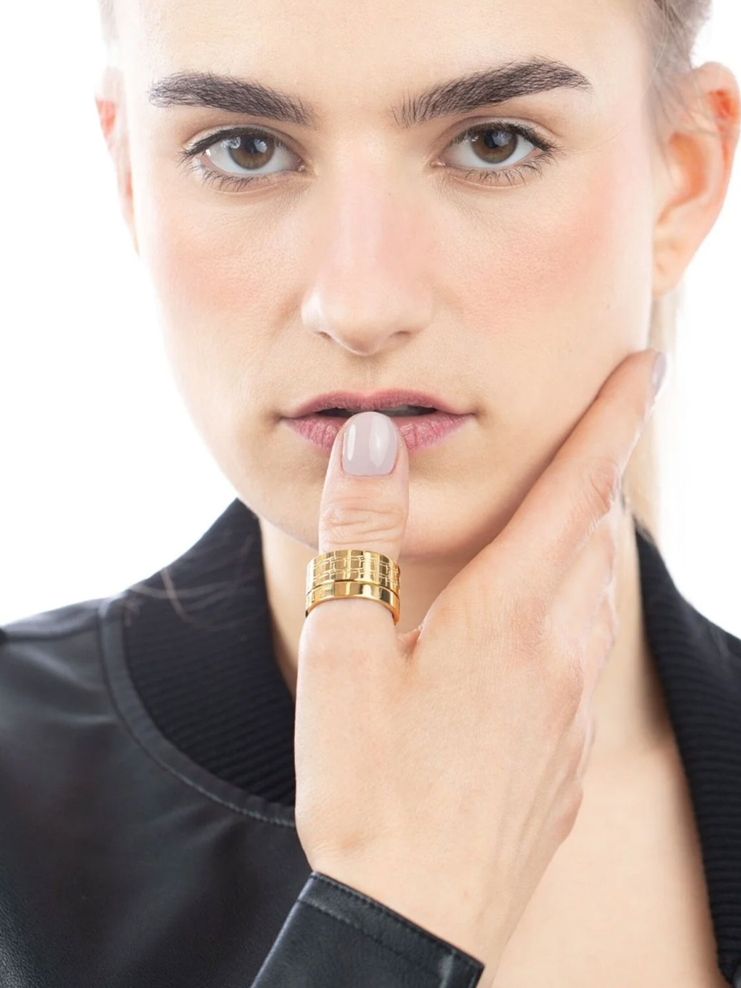 MYL Berlin - Anillo 'Y-EMPOWER' en oro: frente