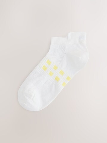 Next Sukat värissä valkoinen