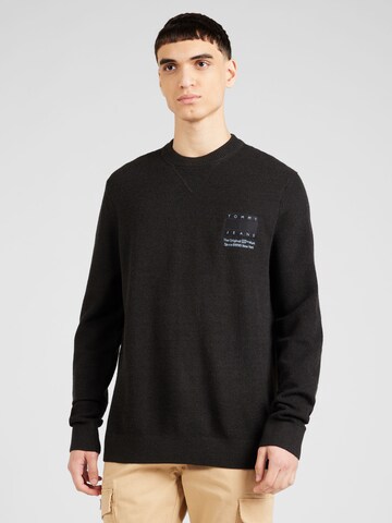 Tommy Jeans Sweater in Black: front