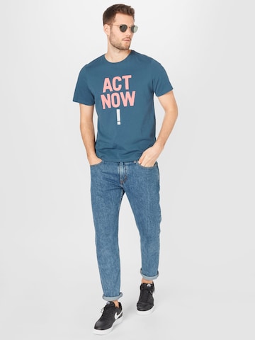 Tricou 'BAUME ACT NOW' de la ECOALF pe albastru