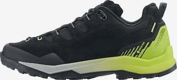 LOWA Flats in Black: front