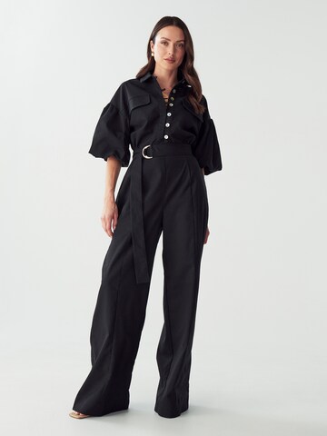 Tuta jumpsuit 'Braelyn' di Willa in nero: frontale