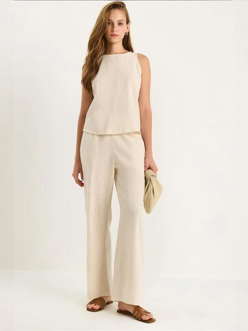 Completo pantalone di Bianco Lucci in bianco: frontale