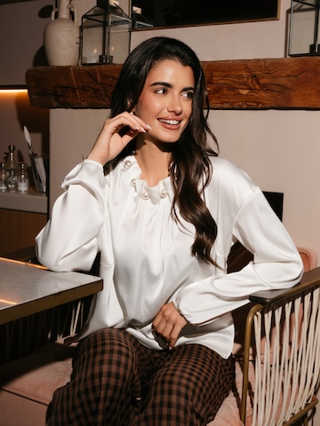 Liberte Essentiel Shirt ' PIP ' in White: front