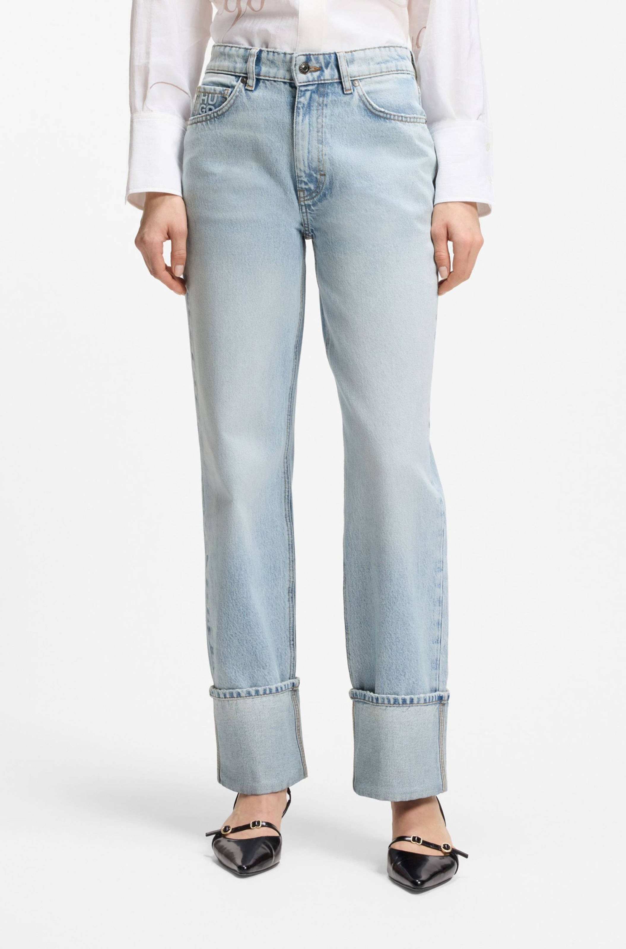 HUGO Tapered Jeans in Blue: front