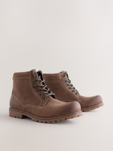 Next - Botas con cordones en marrón