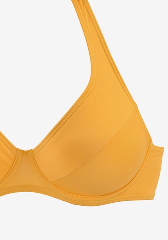T-shirt Bikini di VIVANCE in giallo