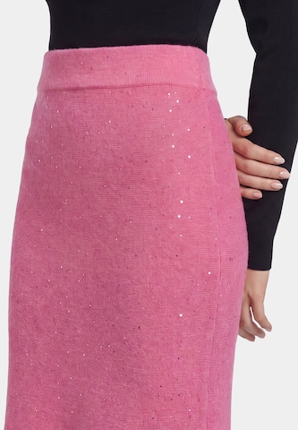 faina Rok in Roze
