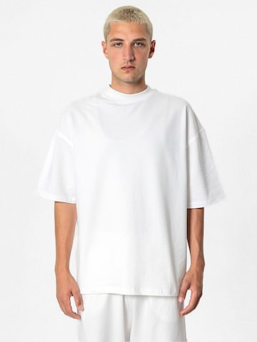 VAMOS CLO Shirt in White: front