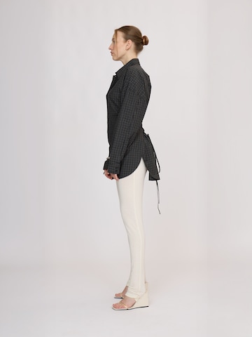 Tricou ' OriannaRS ' de la Résumé pe negru: lateral