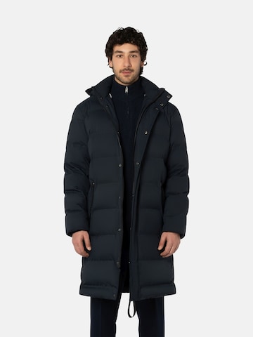 BENVENUTO Winterjacke 'CIRO', Model ist 185 cm groß und trägt Größe 50 in Blau: Vorderseite