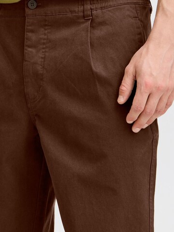regular Pantaloni con pieghe 'MAURICE DYLAN' di !Solid in marrone