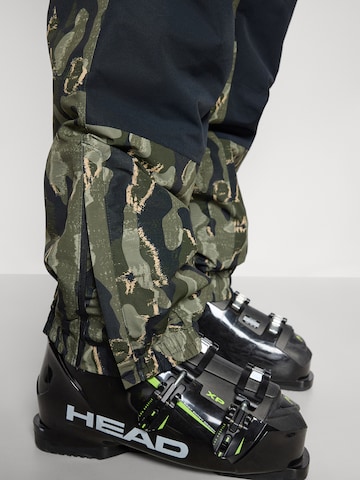 COLUMBIA Loosefit Παντελόνι φόρμας 'Coreshot™' σε πράσινο