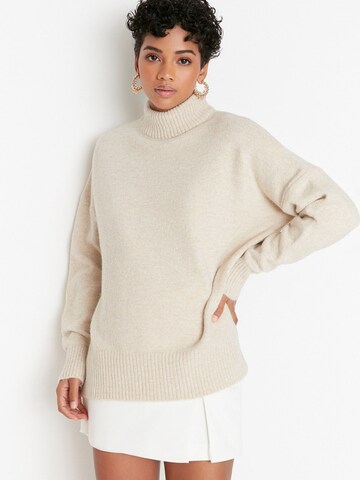 Pull-over Trendyol en gris : devant