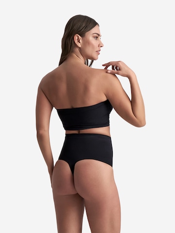 Slip scultant 'Soft Touch Seamless Mid Waist Thong' Bye Bra en noir