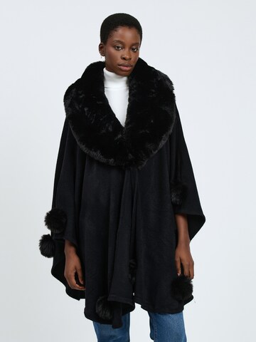 Influencer Cape in Black: front