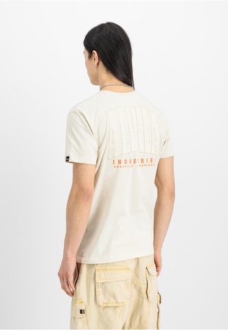 ALPHA INDUSTRIES Футболка в Белый