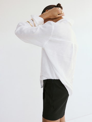 Camicia da donna 'LINO' di MANGO in bianco