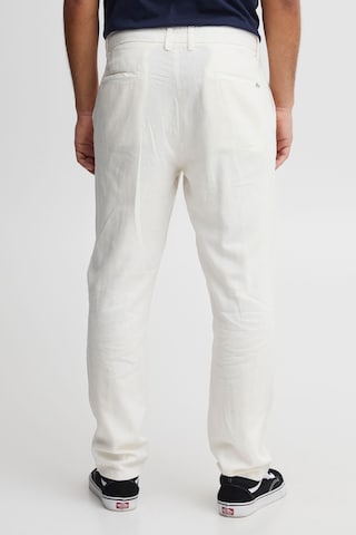 Regular Pantalon chino 'Allan Liam' !Solid en blanc