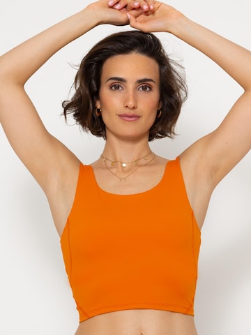 SASSYCLASSY Top in Orange: front