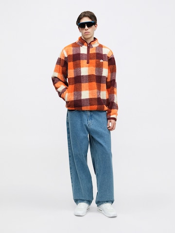 Sweat-shirt 'CLUB' Nike Sportswear en orange