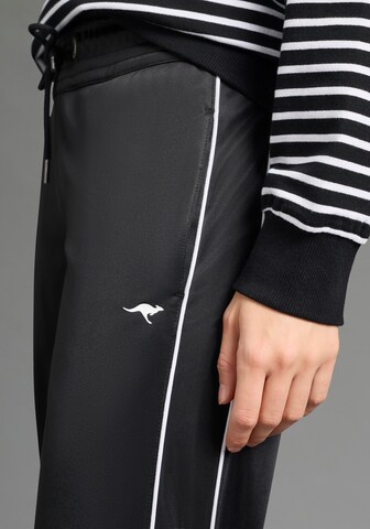 KangaROOS Loose fit Workout Pants in Black
