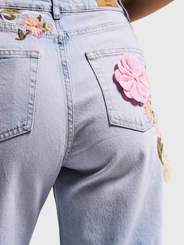 IT'S BASIC Regular Jeans 'FLORAL STRAIGHT HIGH RISE JEANS' in Blauw