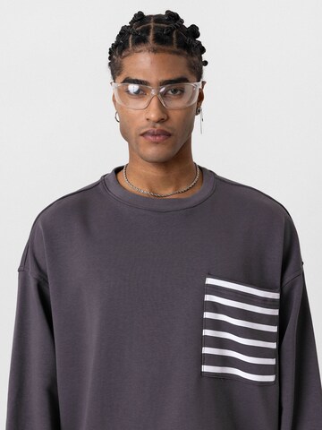 VAMOS CLO Sweatshirt in Grey