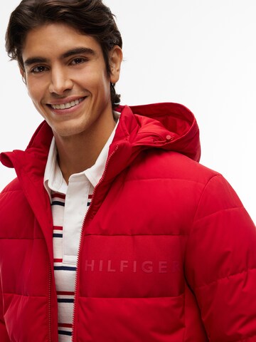 Geacă de primăvară-toamnă de la TOMMY HILFIGER pe roșu