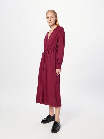 Robe-chemise 'NIOLA' minimum en rouge : devant