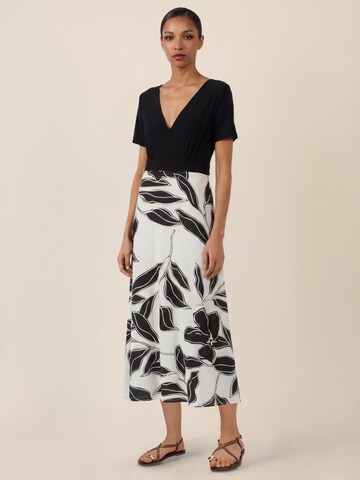 APART Kleid in Schwarz: Vorderseite