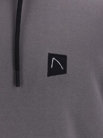 Sweat-shirt 'Ronny' CHASIN' en gris