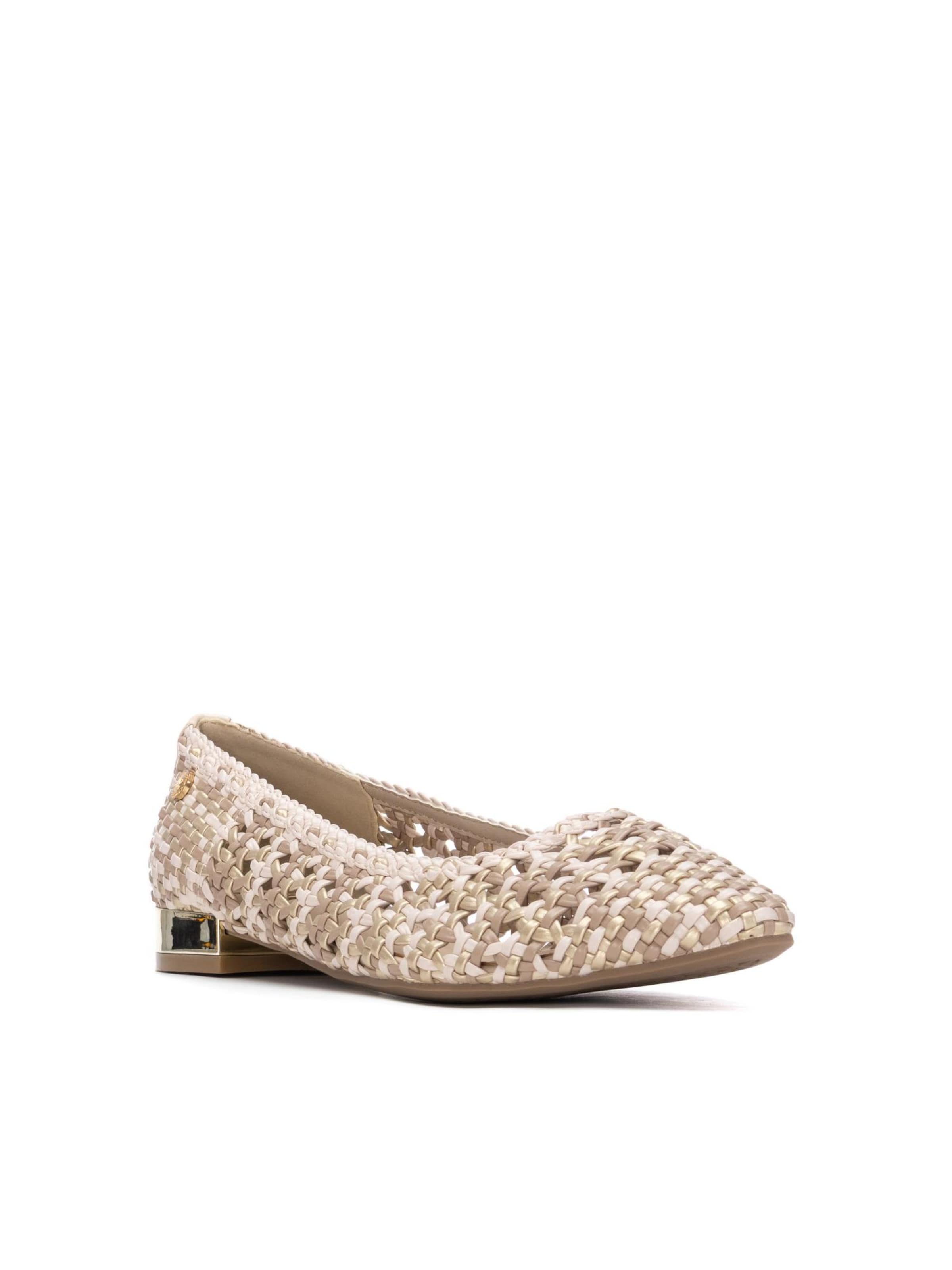 Xti Sandals in Beige