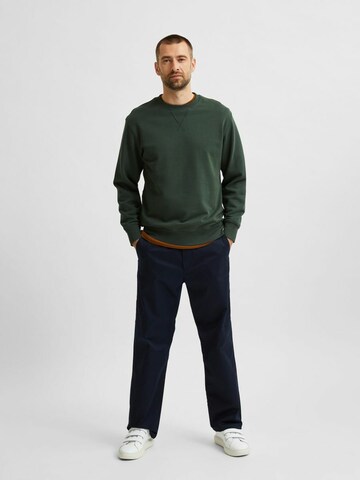 SELECTED HOMME Loosefit Chinobyxa 'Salford' i blå