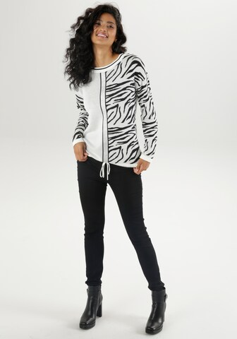 Aniston SELECTED Sweater in White