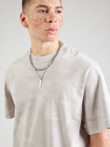 Tricou de la Abercrombie & Fitch pe gri