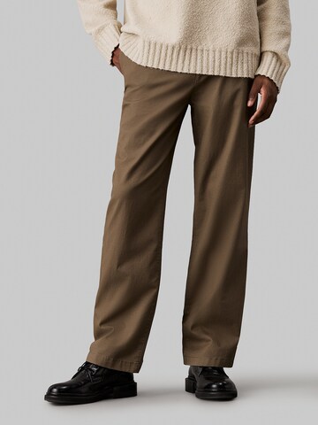Loosefit Pantalon chino Calvin Klein Jeans en marron : devant