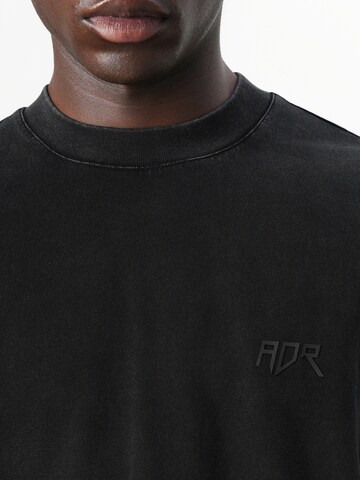 Maglietta di Atelier de roupa in nero