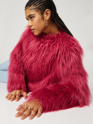 Hoermanseder x About You Between-season jacket 'Jana' in Pink