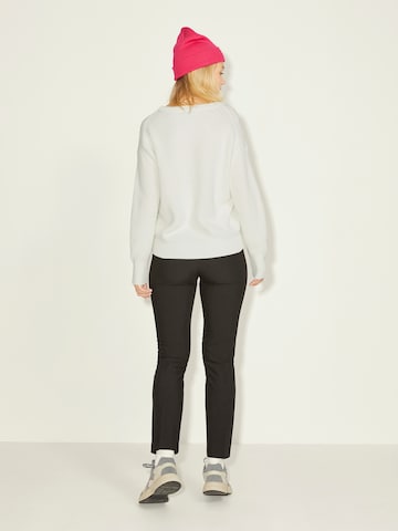 JJXX Пуловер 'Mila' в бяло