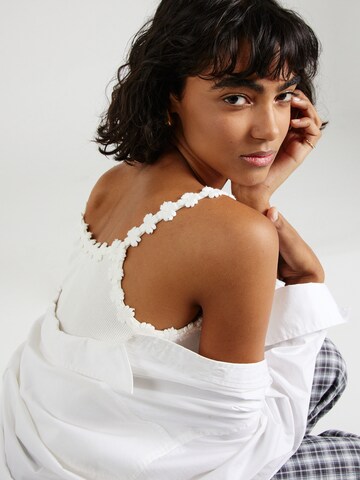 Hailys Top 'Bl44umi' in White