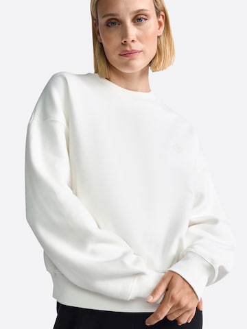Rich & Royal Sweatshirt in White: front