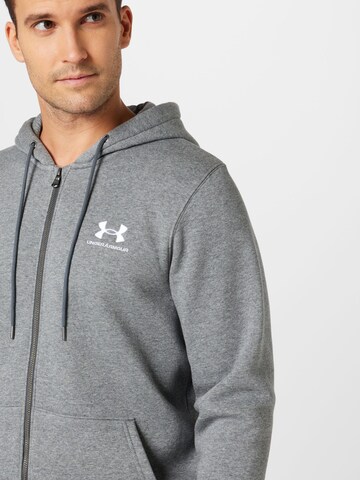 UNDER ARMOUR Sportsweatjacka 'Essential' i grå