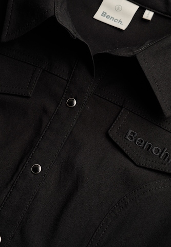 Chemisier 'Bench X Superdry & Co' BENCH en noir
