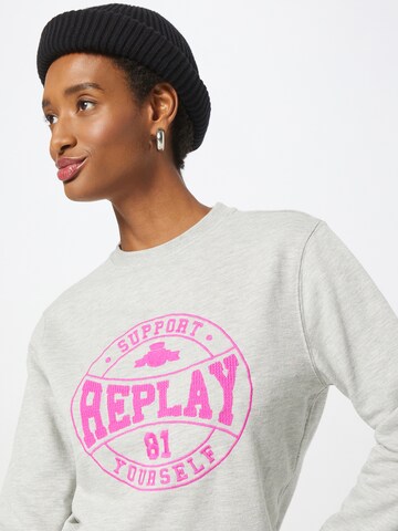 REPLAY Sweatshirt in Grau