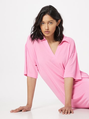 Monki - Vestido em rosa