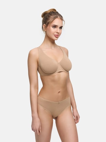 cfab by creamy fabrics Minimiser Bra in Beige: front